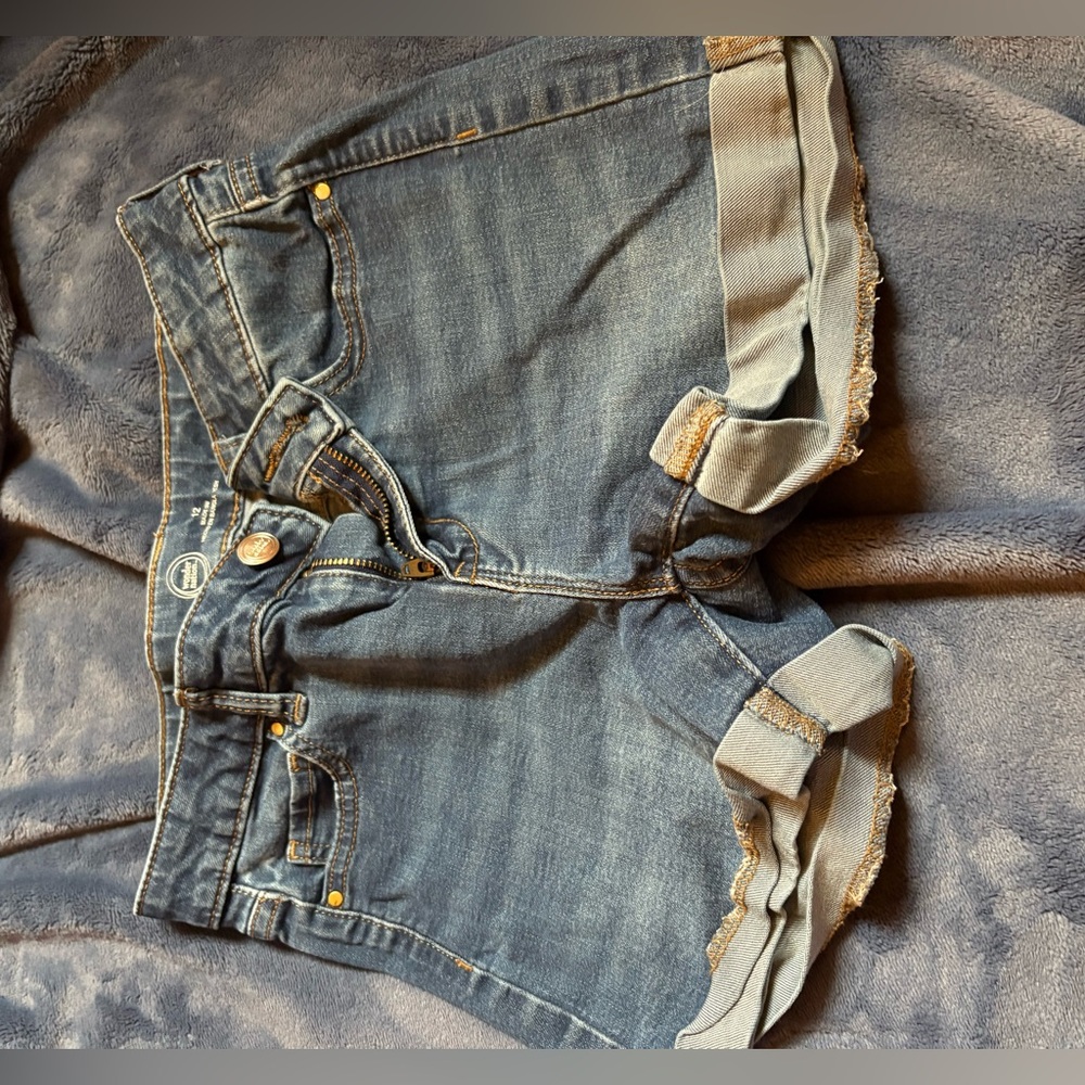 Stylish Denim Shorts with Rolled Hem